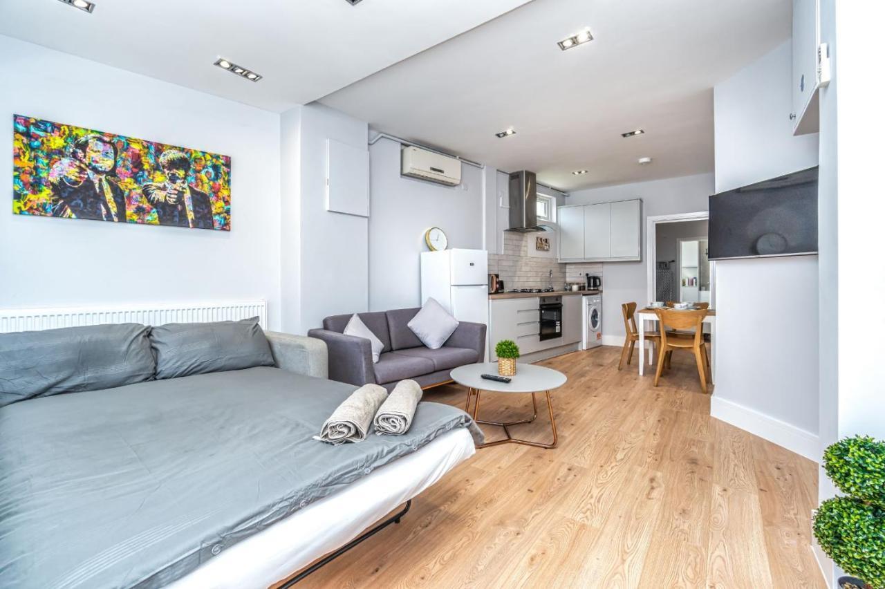 Modern Apartment In East Londen Buitenkant foto