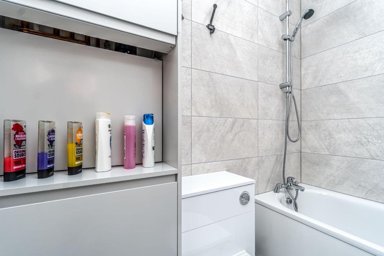 Modern Apartment In East Londen Buitenkant foto